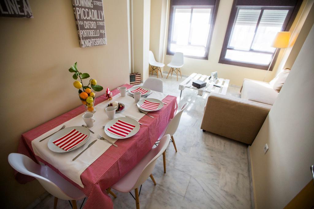 Ab Dominicum Apartamentos مالقة الغرفة الصورة