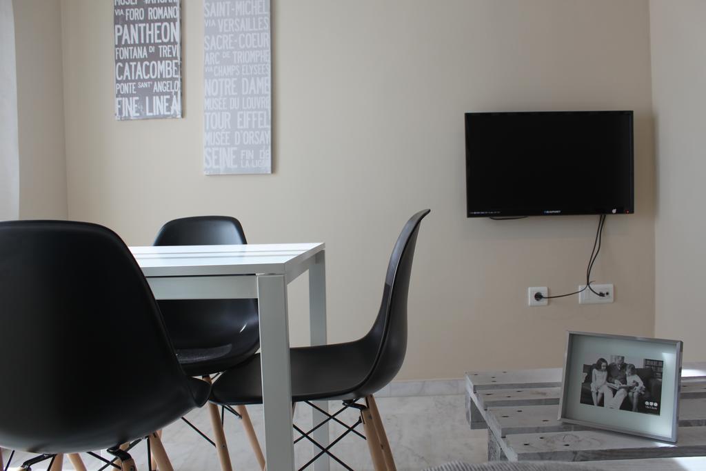 Ab Dominicum Apartamentos مالقة الغرفة الصورة